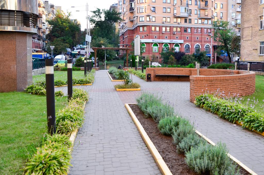 Diplomat Aparthotel Kiev Extérieur photo