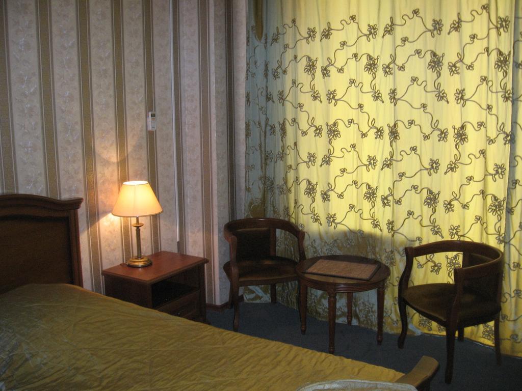 Diplomat Aparthotel Kiev Extérieur photo